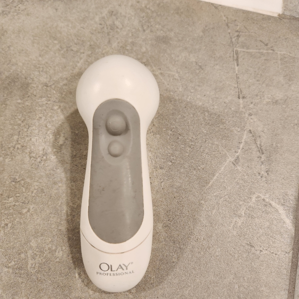 OLAY Professional Cleansing Device